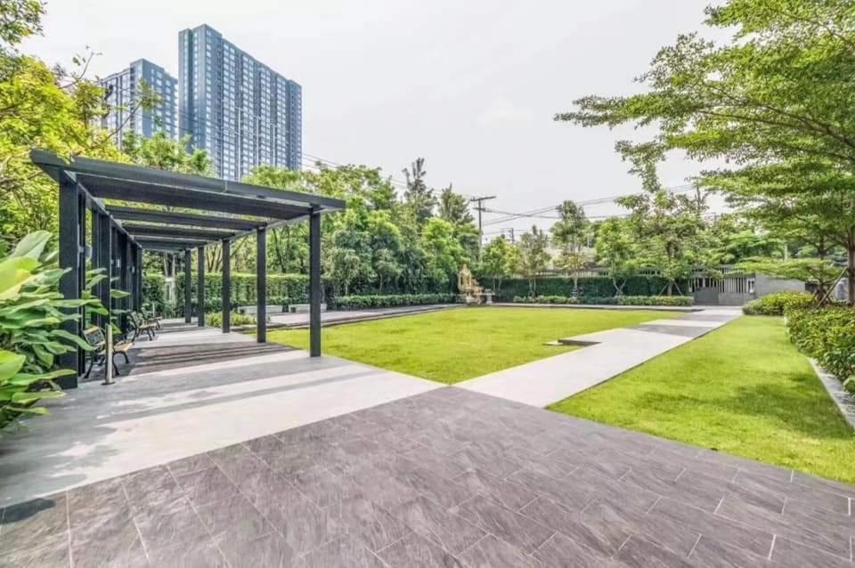 Condo In Bangkok With Swimming Pool Near Malls And Train Extérieur photo