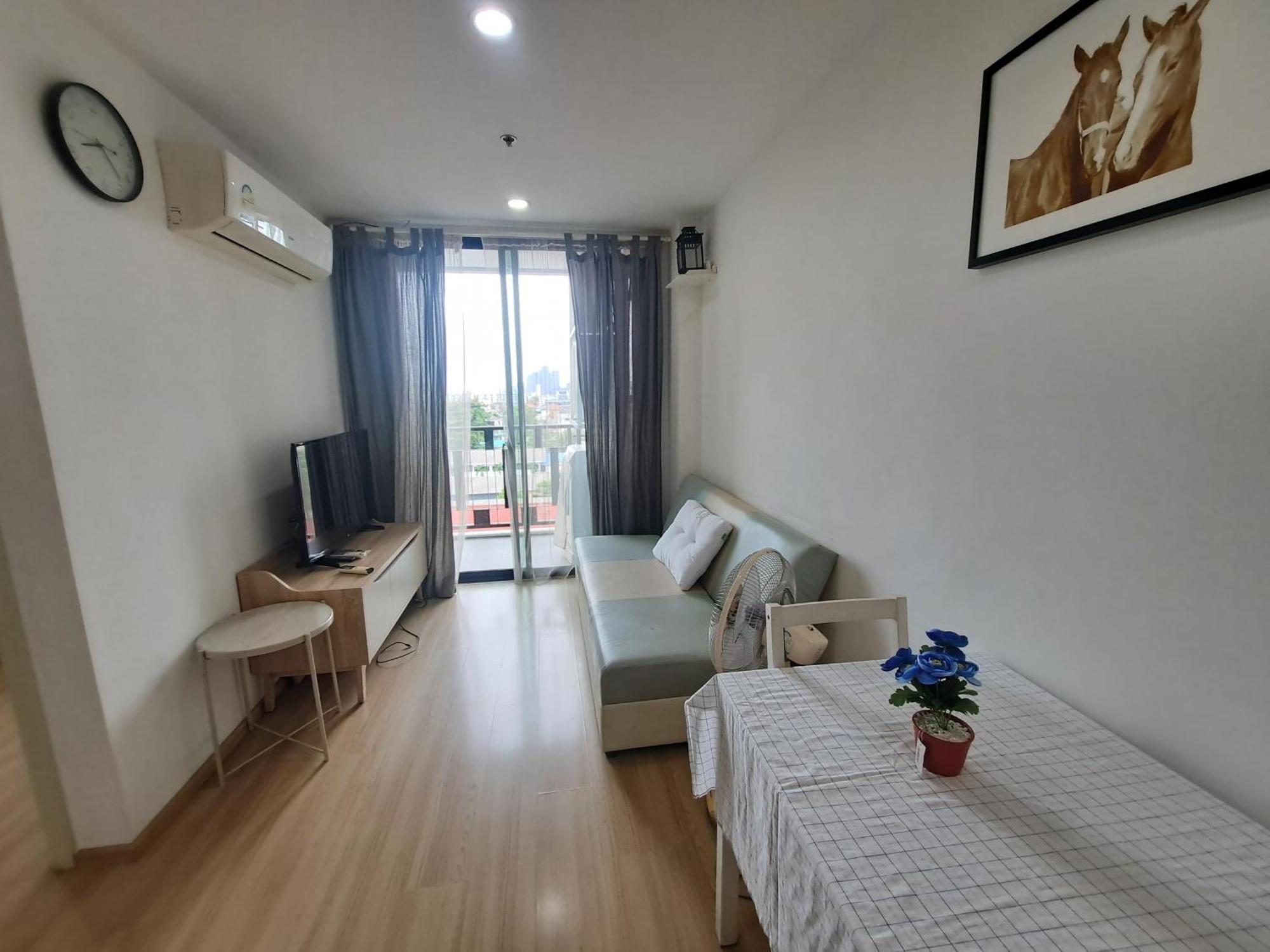 Condo In Bangkok With Swimming Pool Near Malls And Train Extérieur photo